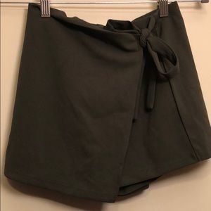 OLIVE GREEN SKORT